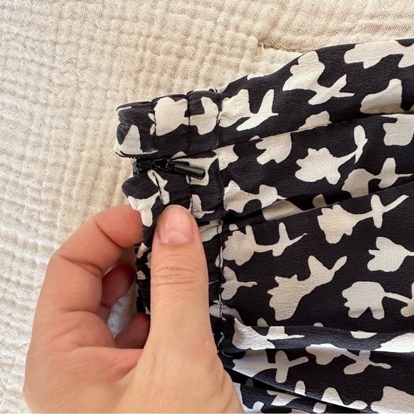 MaxMara 100% Silk Jogger Trousers Size US 8 - Picture 6 of 11